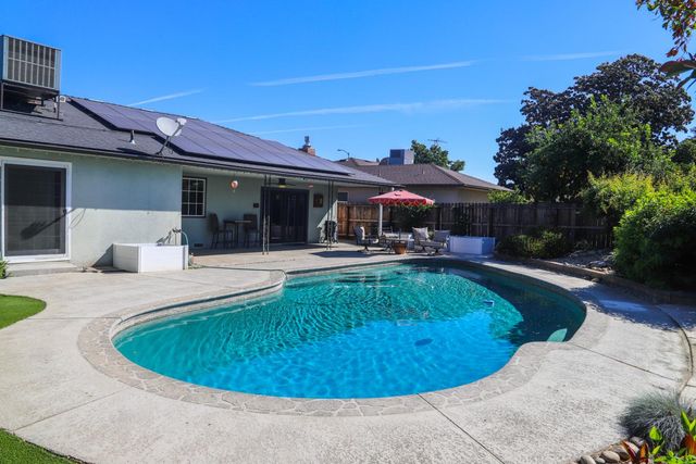 667 E Birch Avenue, Fresno, CA 93720