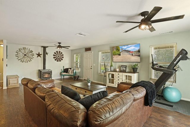 6310 Abouaf Ct, Valley Springs, CA 95252