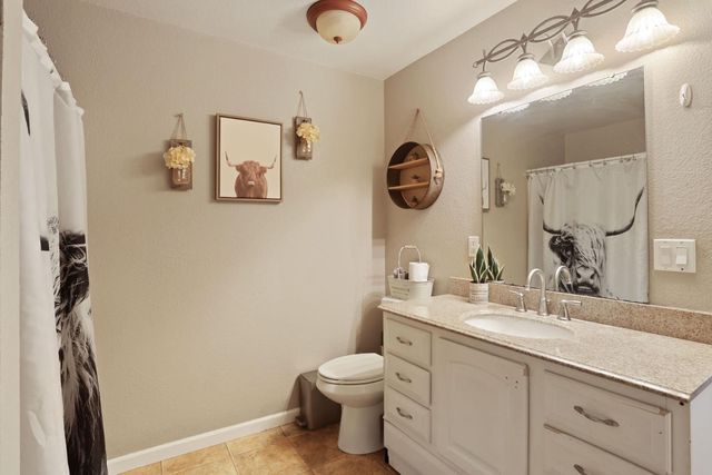 6310 Abouaf Ct, Valley Springs, CA 95252