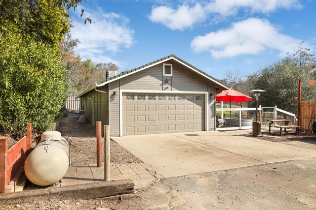 6310 Abouaf Ct, Valley Springs, CA 95252