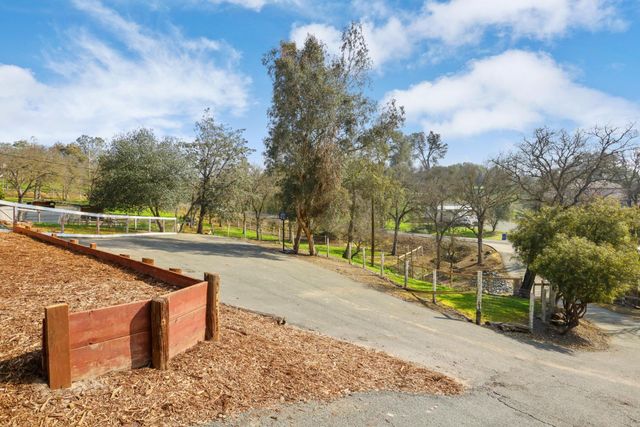 6310 Abouaf Ct, Valley Springs, CA 95252