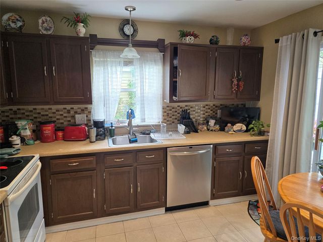 183 Kingston Drive, Ridge, NY 11961