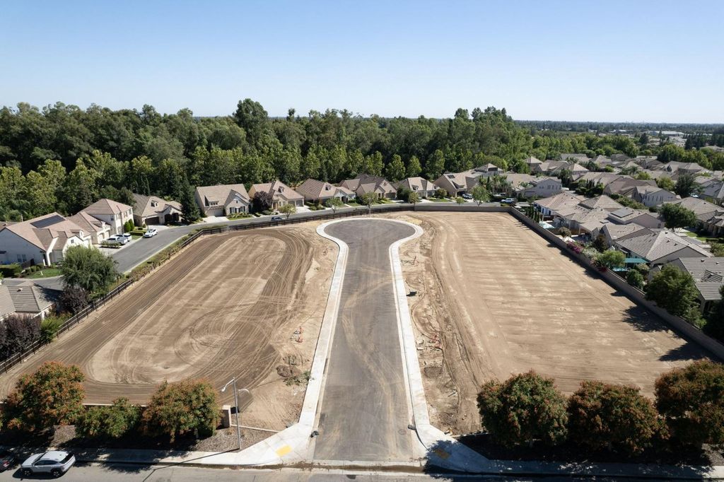 Image 25 of property listing at 1782 N Preuss Avenue, Clovis, CA 93619