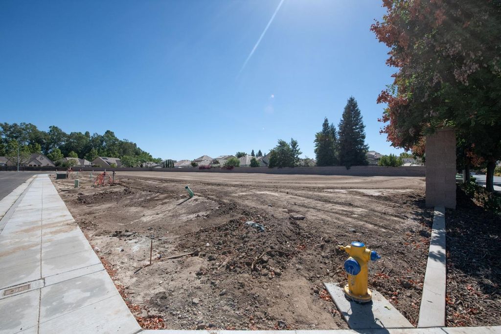 Image 30 of property listing at 1782 N Preuss Avenue, Clovis, CA 93619
