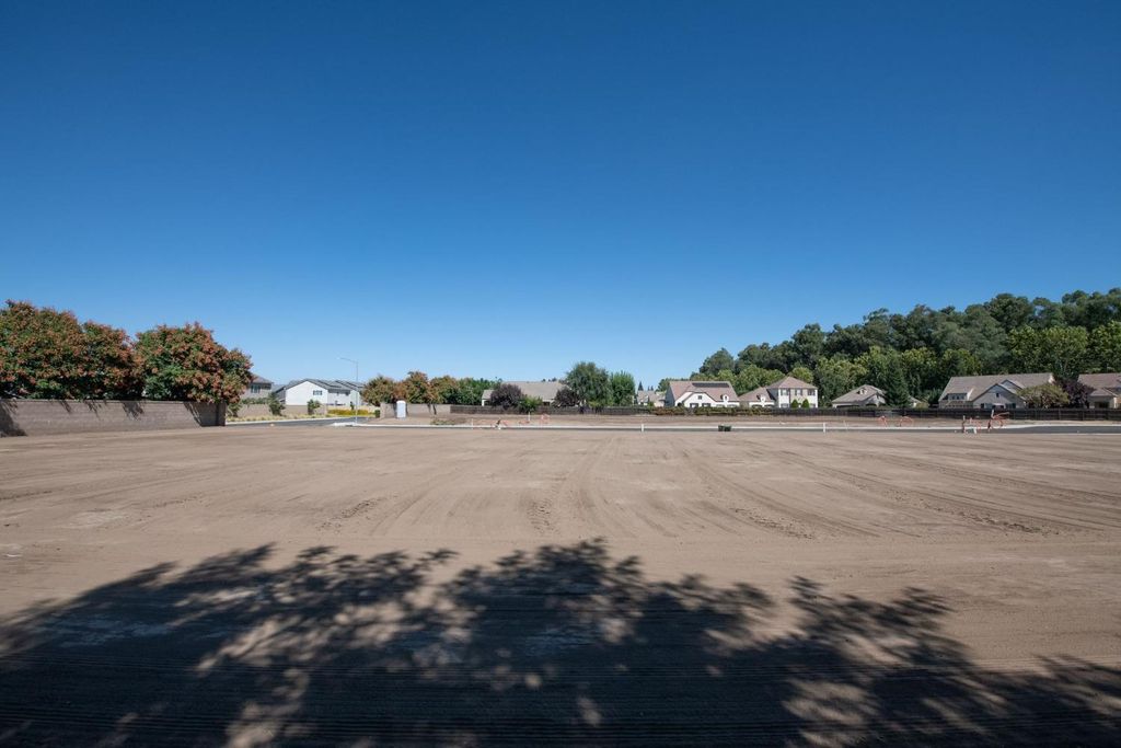 Image 33 of property listing at 1782 N Preuss Avenue, Clovis, CA 93619