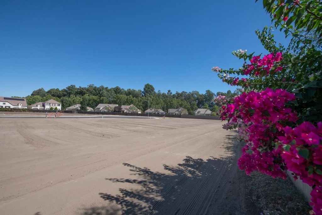 Image 34 of property listing at 1782 N Preuss Avenue, Clovis, CA 93619