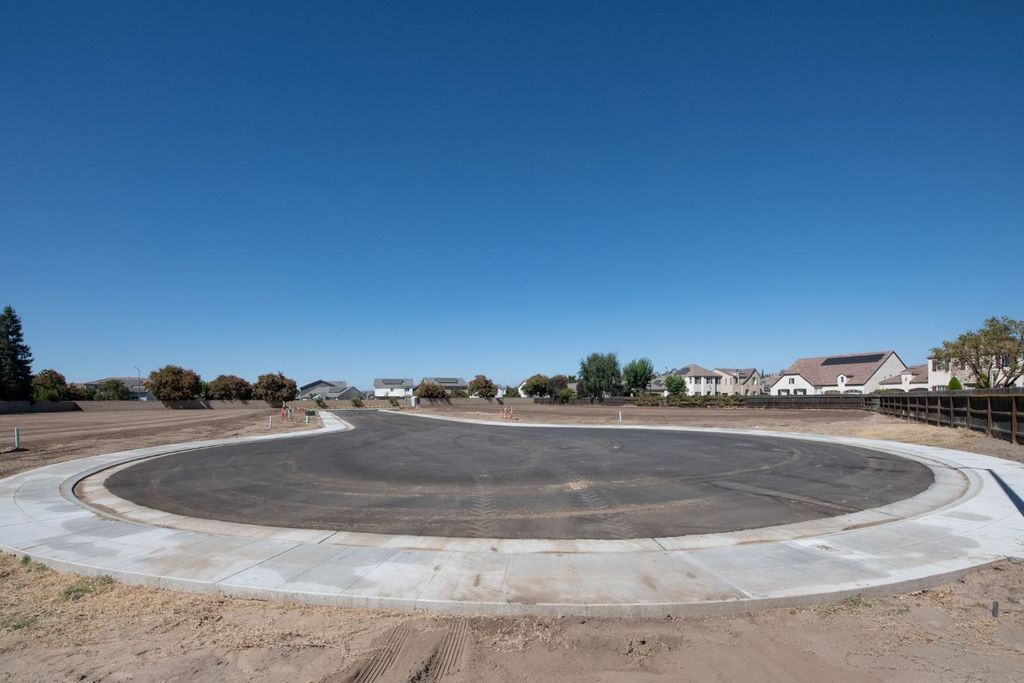 Image 38 of property listing at 1782 N Preuss Avenue, Clovis, CA 93619