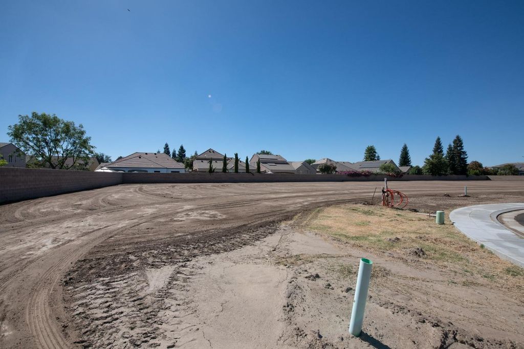Image 39 of property listing at 1782 N Preuss Avenue, Clovis, CA 93619