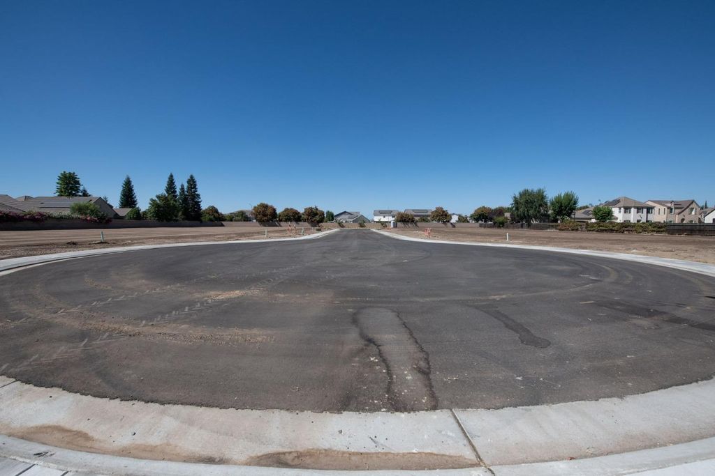 Image 40 of property listing at 1782 N Preuss Avenue, Clovis, CA 93619