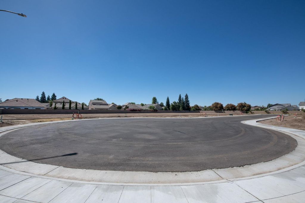 Image 41 of property listing at 1782 N Preuss Avenue, Clovis, CA 93619