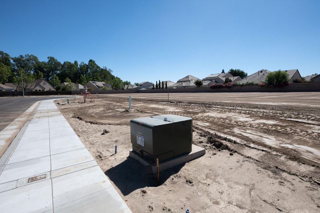 Image 8 of property listing at 1782 N Preuss Avenue, Clovis, CA 93619