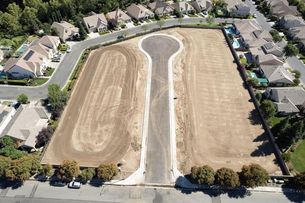 Image 9 of property listing at 1782 N Preuss Avenue, Clovis, CA 93619