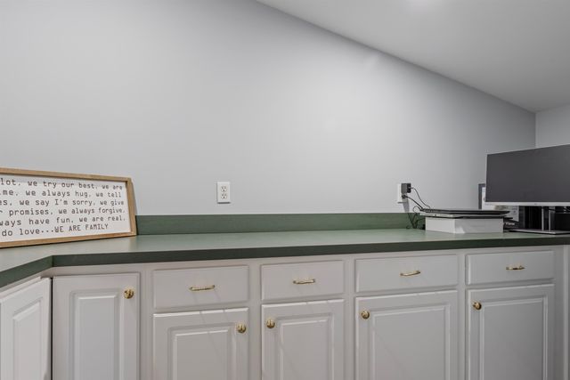 5 Cider Hill Road, Hampton Falls, NH 03844
