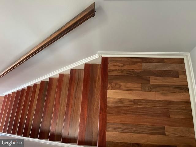 34 HUNTERS GATE CT, Silver Spring, MD 20904