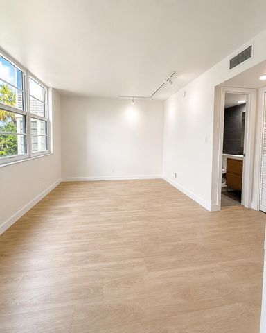 4030 W Palm Aire Drive 206, Pompano Beach, FL 33069
