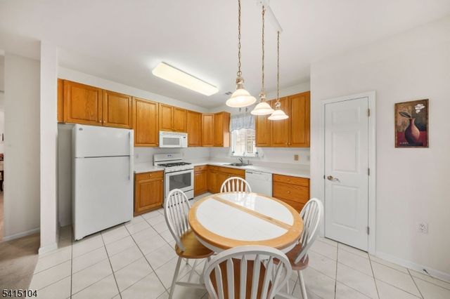 17 Stafford Ln, White Twp., NJ 07823