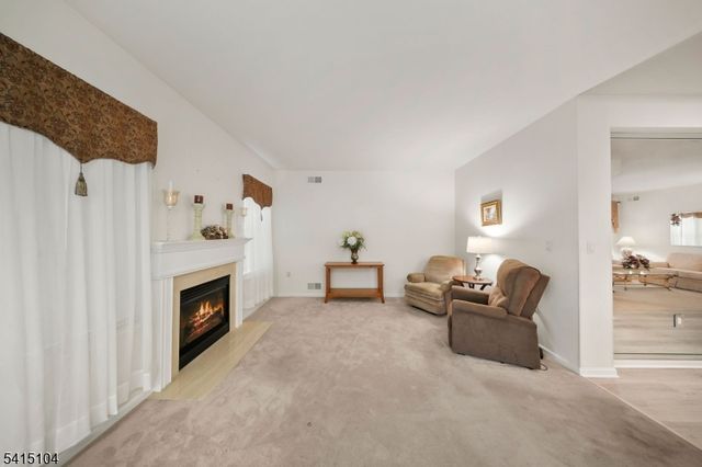 17 Stafford Ln, White Twp., NJ 07823