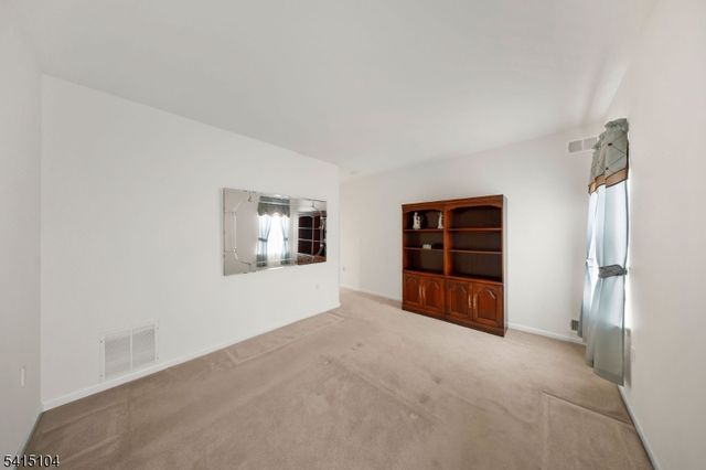 17 Stafford Ln, White Twp., NJ 07823