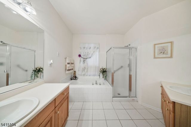 17 Stafford Ln, White Twp., NJ 07823