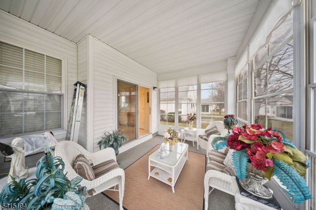 17 Stafford Ln, White Twp., NJ 07823