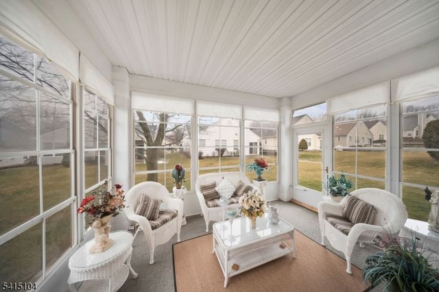 17 Stafford Ln, White Twp., NJ 07823