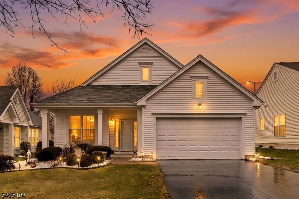 17 Stafford Ln, White Twp., NJ 07823