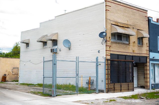 19510 W Warren Avenue, Detroit, MI 48228