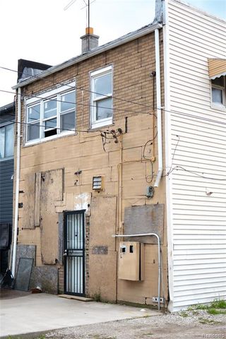 19510 W Warren Avenue, Detroit, MI 48228
