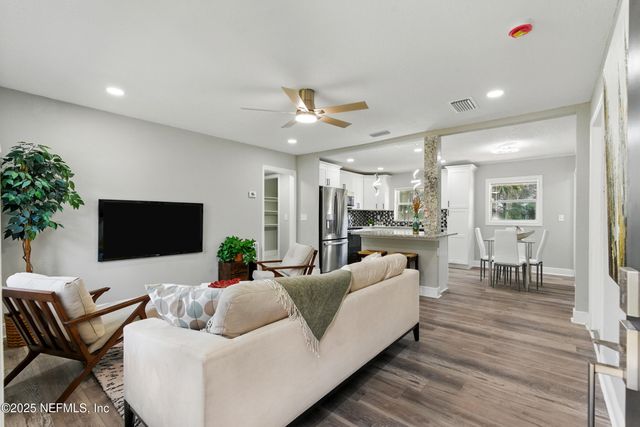 6353 DAVID Drive, Jacksonville, FL 32210