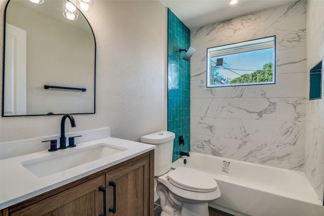 9209 Rustown Drive, Dallas, TX 75228