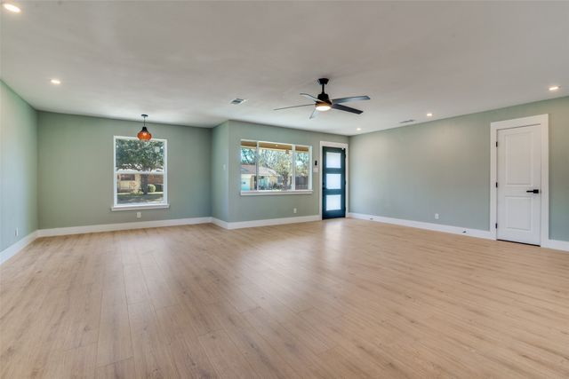 9209 Rustown Drive, Dallas, TX 75228