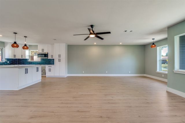 9209 Rustown Drive, Dallas, TX 75228