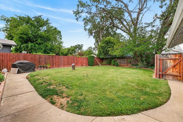 8963 Pershing Ave, Orangevale, CA 95662