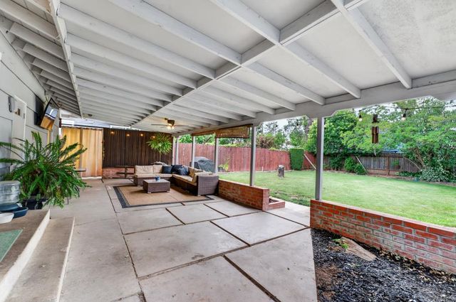 8963 Pershing Ave, Orangevale, CA 95662