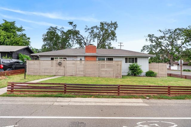 8963 Pershing Ave, Orangevale, CA 95662