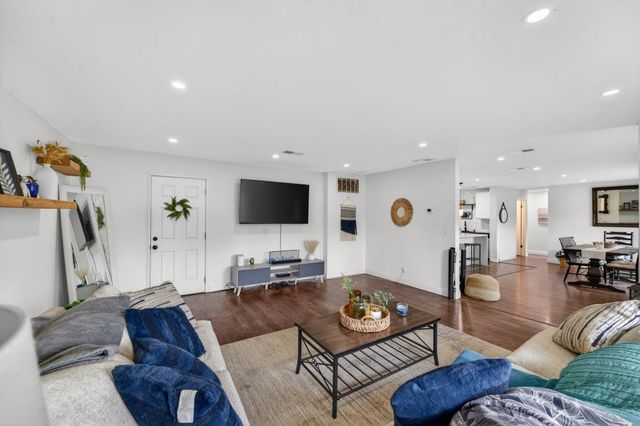8963 Pershing Ave, Orangevale, CA 95662