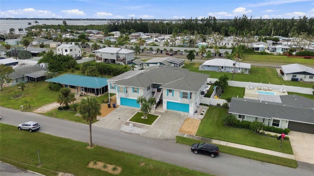 3711 118TH STREET W, BRADENTON, FL 34210 — exterior