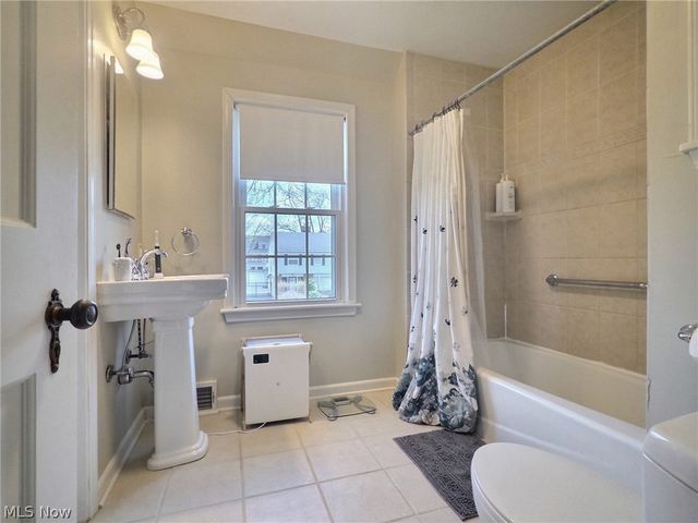 3648 Tolland Road, Shaker Heights, OH 44122