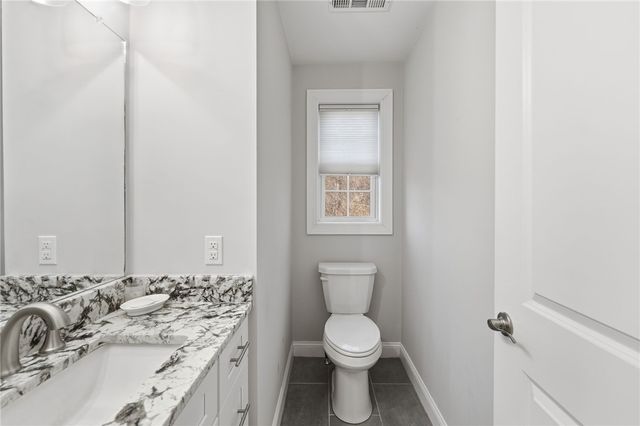 1 Winston Way 1, Johnston, RI 02919