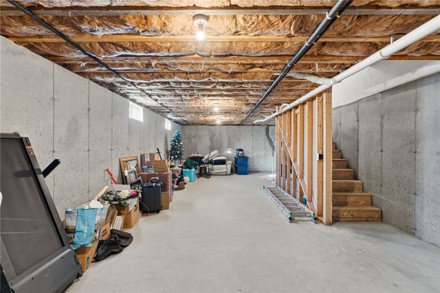 1 Winston Way 1, Johnston, RI 02919