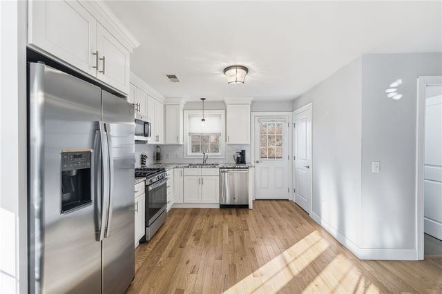 1 Winston Way 1, Johnston, RI 02919