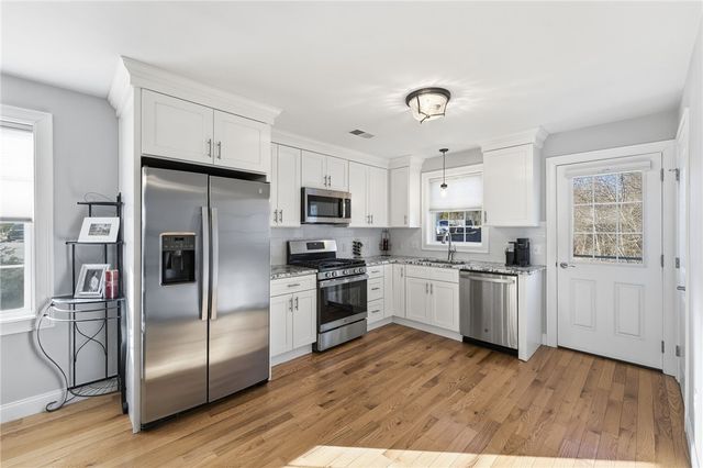 1 Winston Way 1, Johnston, RI 02919