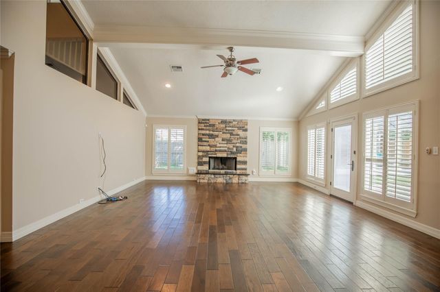 1627 Fall Valley Drive, Houston, TX 77077