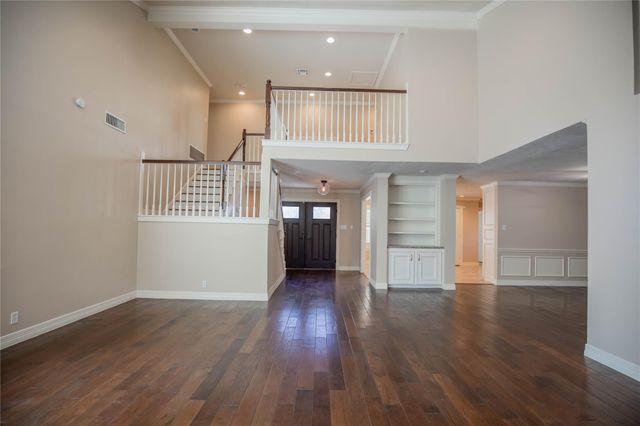 1627 Fall Valley Drive, Houston, TX 77077