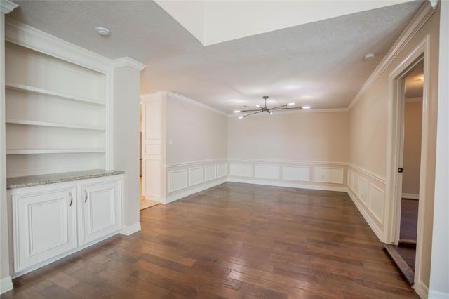 1627 Fall Valley Drive, Houston, TX 77077