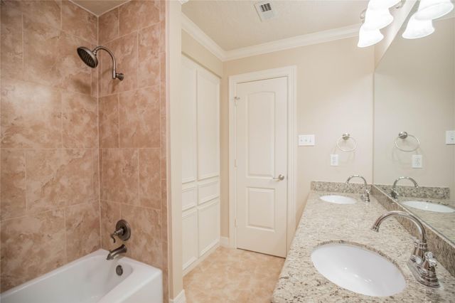 1627 Fall Valley Drive, Houston, TX 77077