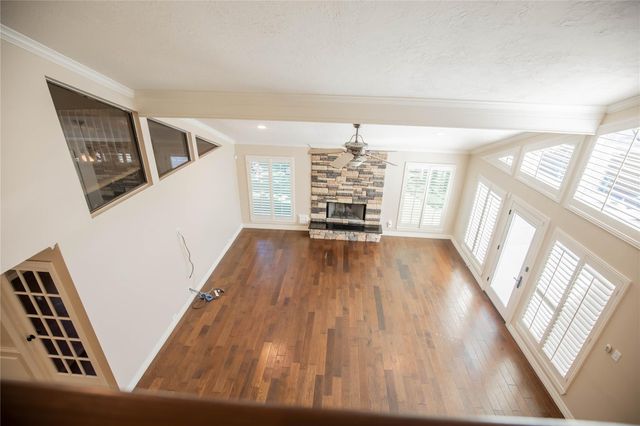 1627 Fall Valley Drive, Houston, TX 77077