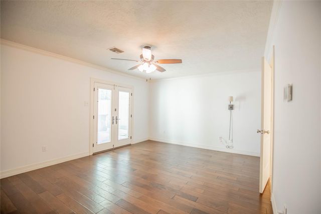 1627 Fall Valley Drive, Houston, TX 77077