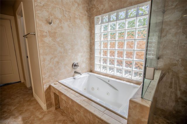 1627 Fall Valley Drive, Houston, TX 77077