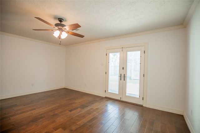 1627 Fall Valley Drive, Houston, TX 77077